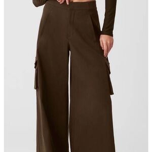 ALO Yoga Dark Brown Cargo